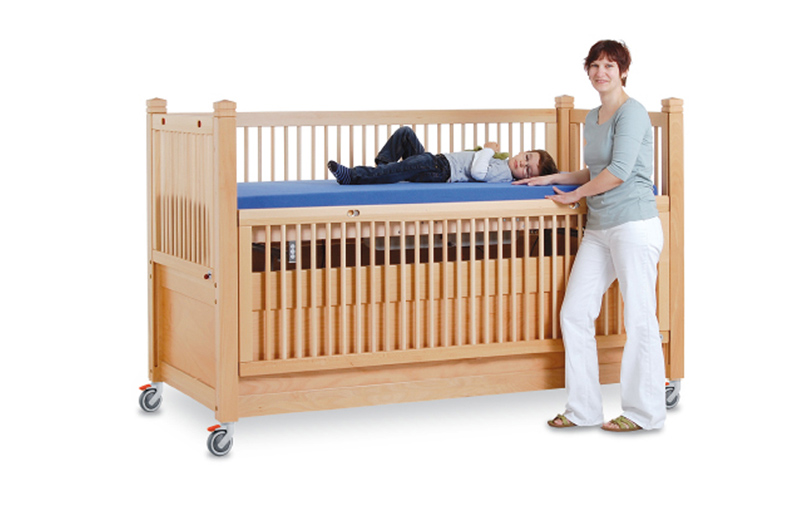 Lukas Therapy Cot